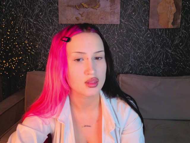 Ekimmj-age live cam on BongaCams
