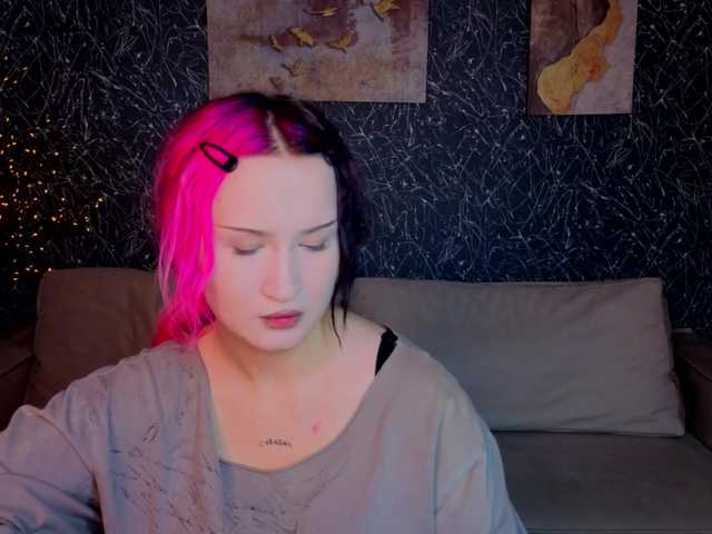 Ekimmj-age live cam on BongaCams