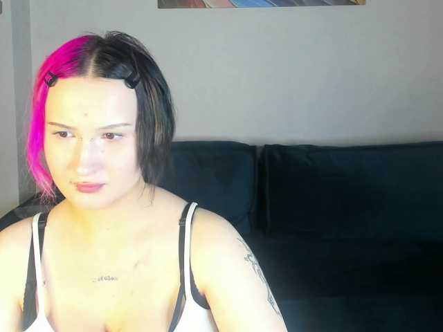 Ekimmj-age live cam on BongaCams