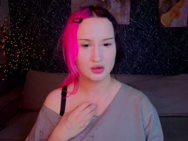 Ekimmj-age live cam on BongaCams