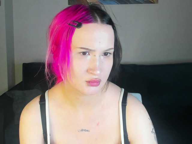 Ekimmj-age live cam on BongaCams