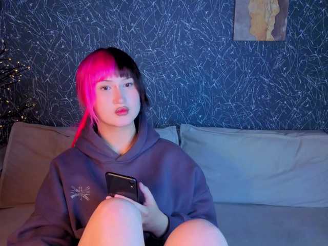 Ekimmj-age live cam on BongaCams