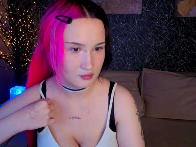 Ekimmj-age live cam on BongaCams