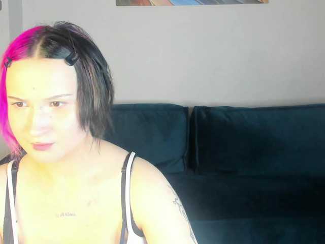 Ekimmj-age live cam on BongaCams