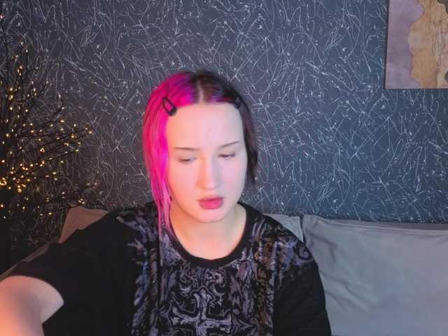 Ekimmj-age live cam on BongaCams
