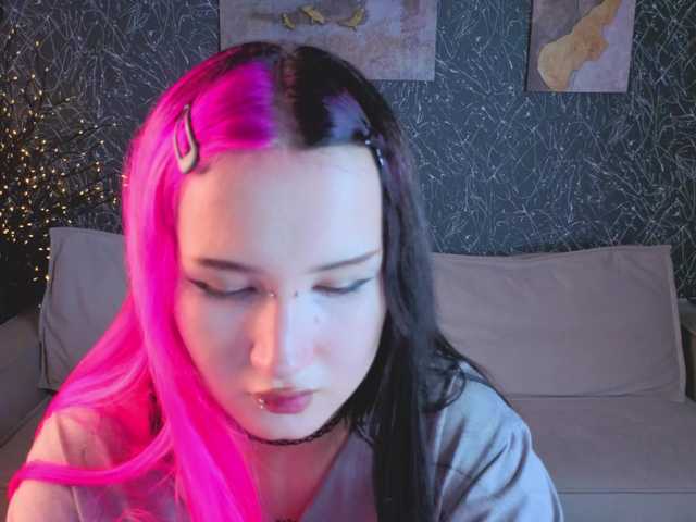 Ekimmj-age live cam on BongaCams