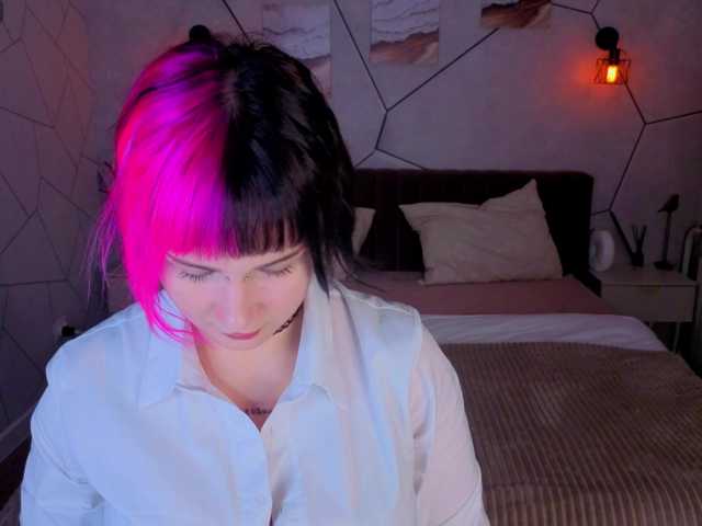 Ekimmj-age live cam on BongaCams