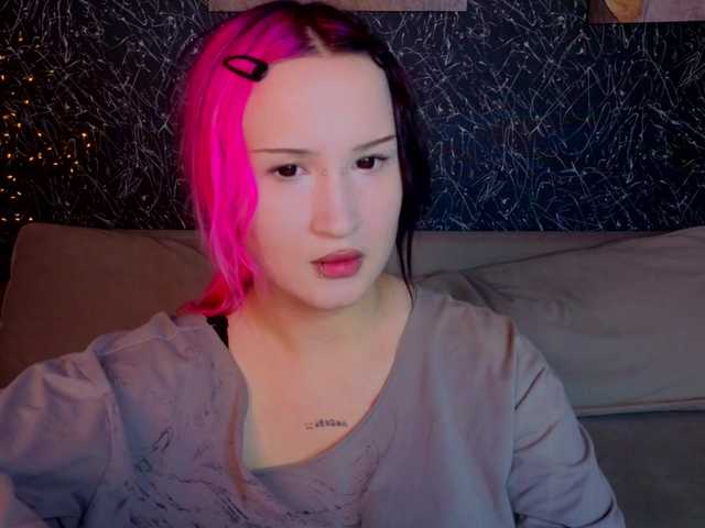 Ekimmj-age live cam on BongaCams