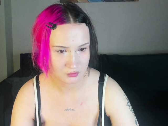 Ekimmj-age live cam on BongaCams