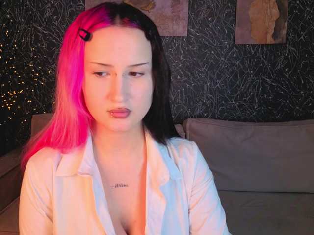 Ekimmj-age live cam on BongaCams