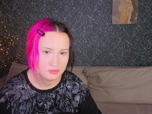 Ekimmj-age live cam on BongaCams