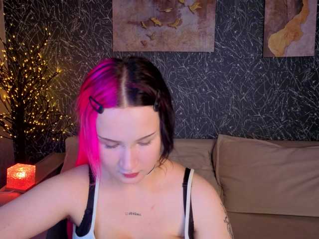 Ekimmj-age live cam on BongaCams
