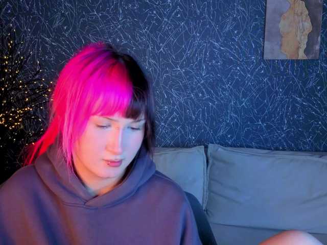 Ekimmj-age live cam on BongaCams