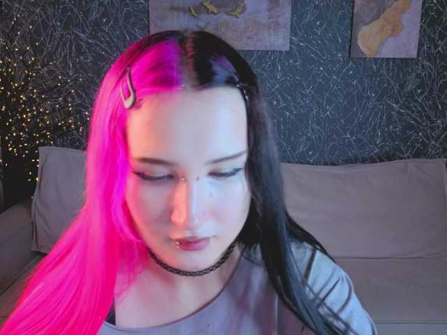 Ekimmj-age live cam on BongaCams