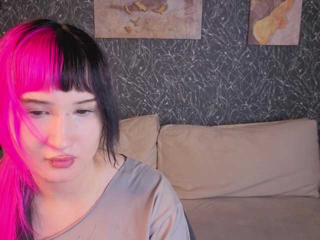 Ekimmj-age live webcam show