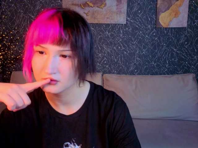 Ekimmj-age live cam on BongaCams