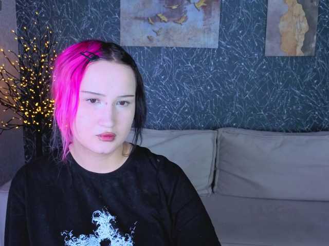 Ekimmj-age live cam on BongaCams