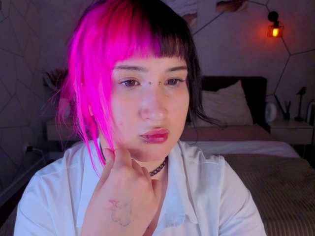 Ekimmj-age live cam on BongaCams