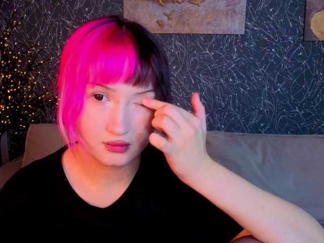 Ekimmj-age live cam on BongaCams