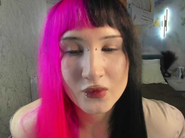 Ekimmj-age live webcam show