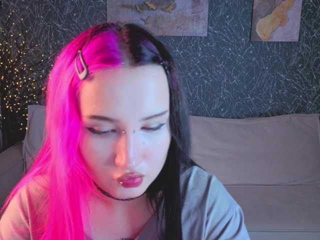 Ekimmj-age live cam on BongaCams
