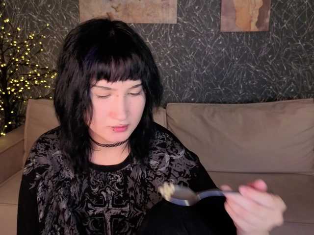 Ekimmj-age live cam preview