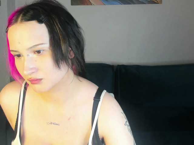Ekimmj-age live cam on BongaCams