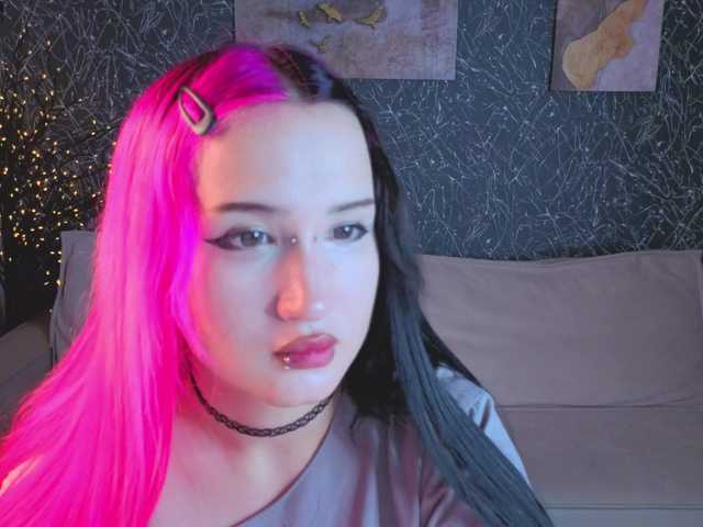 Ekimmj-age live cam on BongaCams