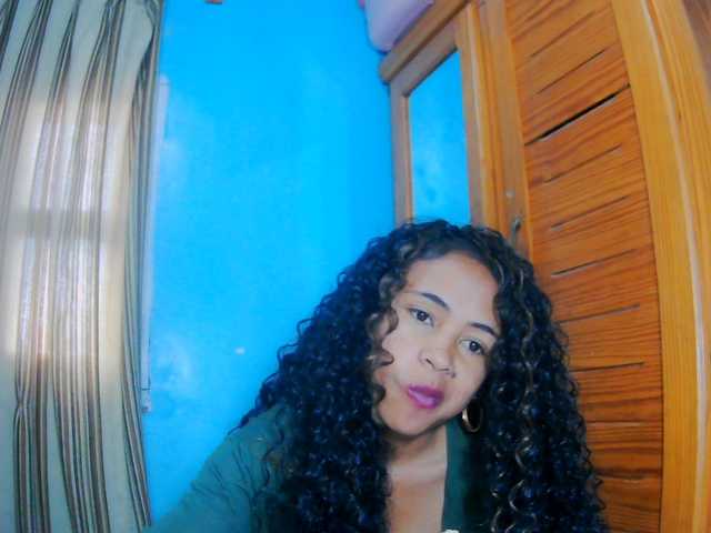 prettygirls11 live cam on BongaCams