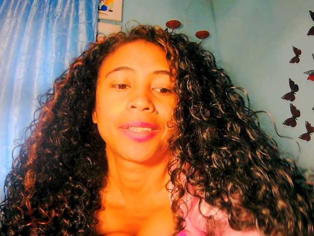 prettygirls11 live cam on BongaCams