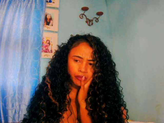 prettygirls11 live cam on BongaCams