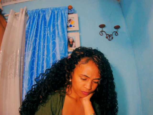 prettygirls11 live cam on BongaCams