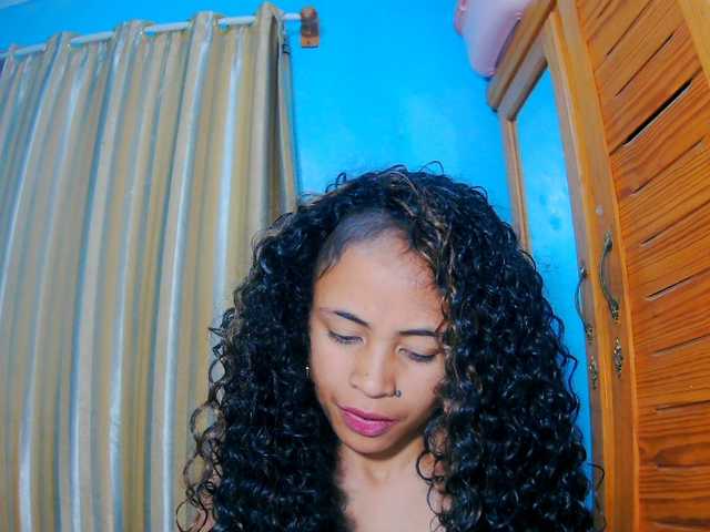 prettygirls11 live cam on BongaCams
