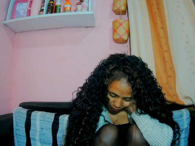 prettygirls11 live cam on BongaCams