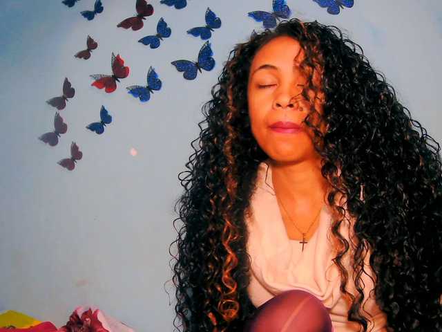 prettygirls11 live cam on BongaCams