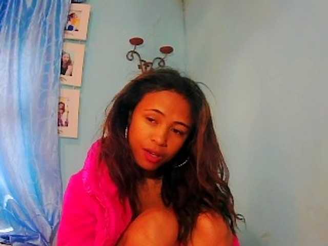 prettygirls11 live cam on BongaCams