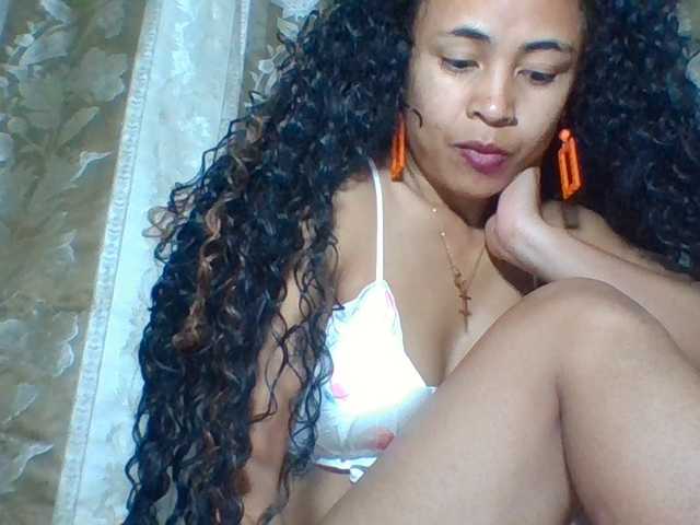 prettygirls11 live cam on BongaCams
