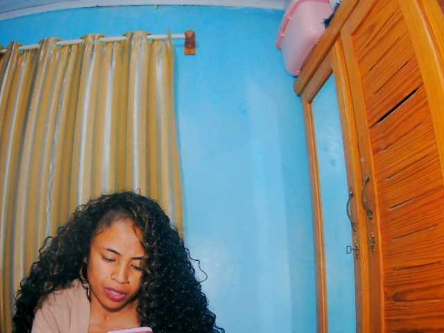 prettygirls11 live cam on BongaCams
