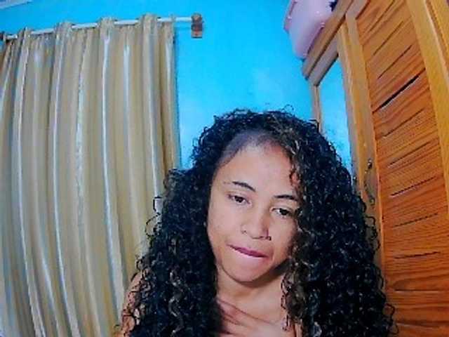 prettygirls11 live cam on BongaCams