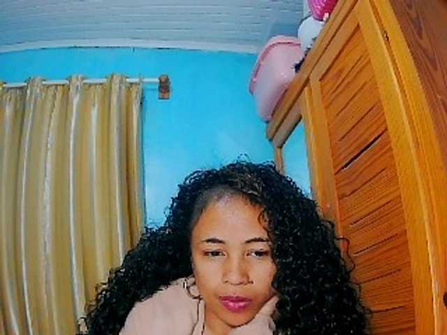 prettygirls11 live cam on BongaCams