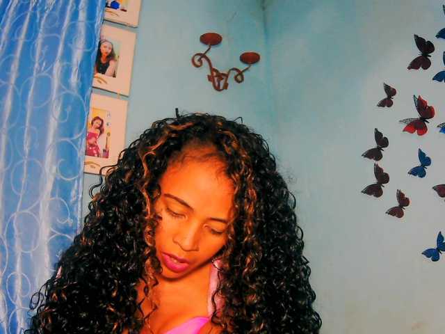 prettygirls11 live cam on BongaCams
