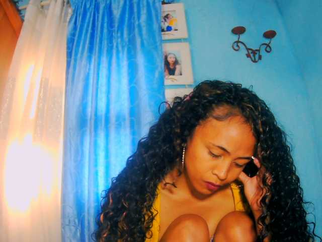 prettygirls11 live cam on BongaCams
