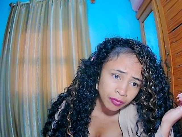 prettygirls11 live cam on BongaCams