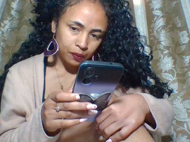 prettygirls11, en directo ahora en BongaCams
