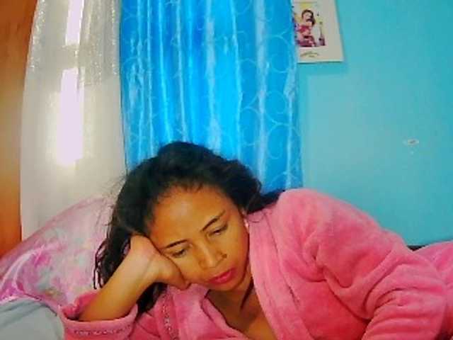 prettygirls11 live cam on BongaCams