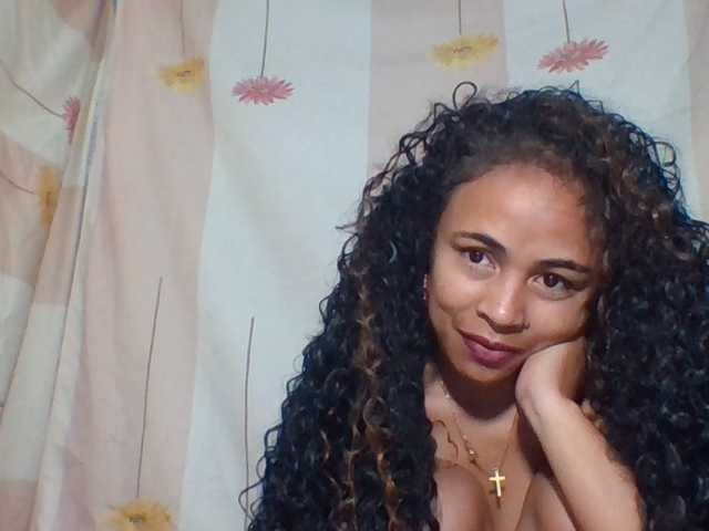 prettygirls11 live cam on BongaCams