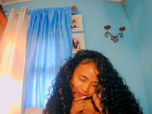 prettygirls11 live cam on BongaCams