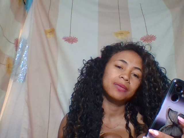 prettygirls11 live cam on BongaCams