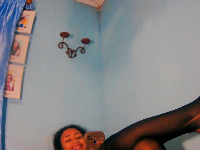 prettygirls11 live cam on BongaCams