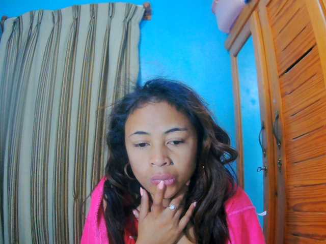 prettygirls11 live cam on BongaCams